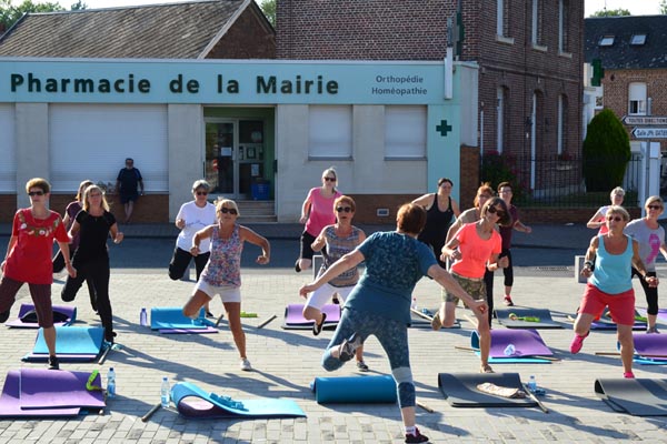 Photographie de l'association Gym Proville en démonstration lors de Proville-les-Bains 2019