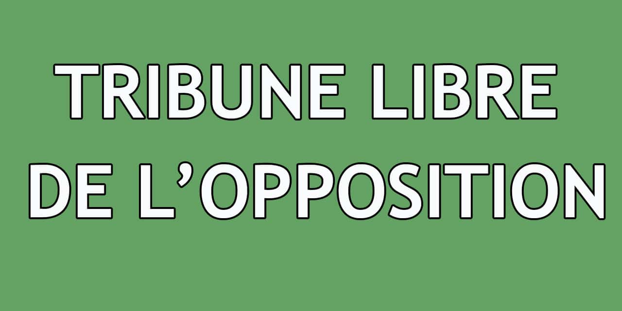 Photographie du panneau numérique d'informations légales de Proville